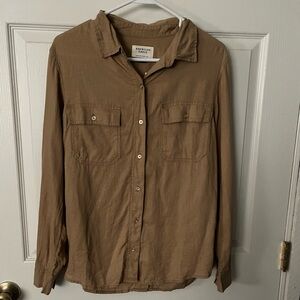 American Eagle NWT Small Tan Button Down Shirt